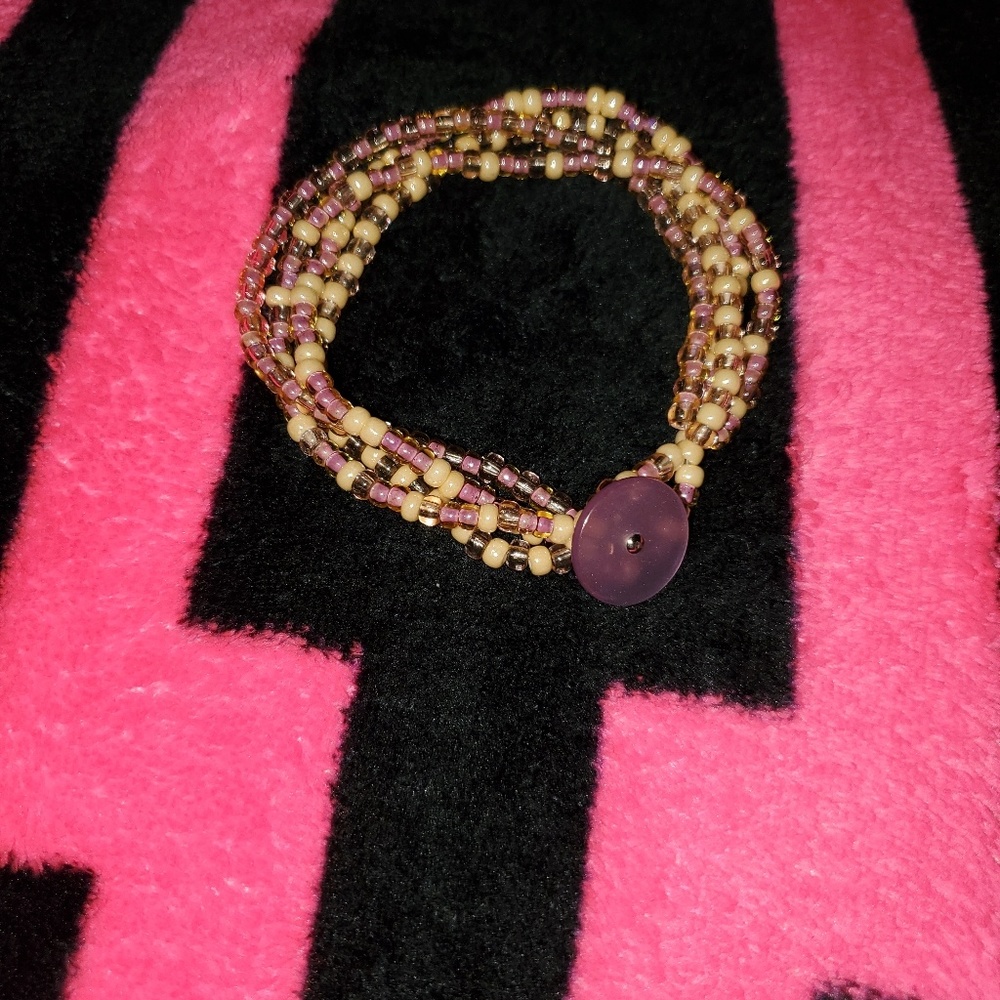 4 Strand Glass Bead Bracelet W/ Vintage Button - Picture 7 of 7